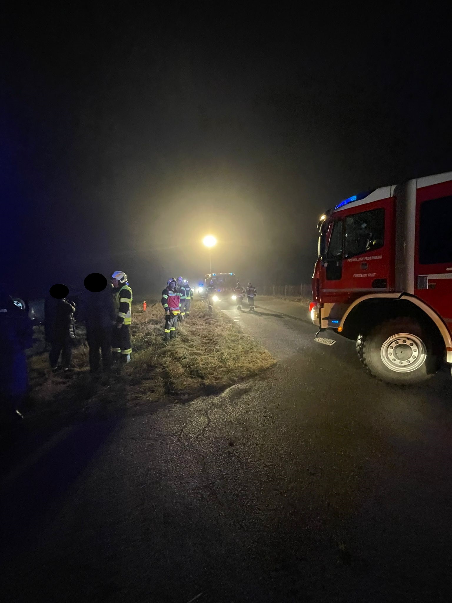 Verkehrsunfall mit eingeklemmter Person